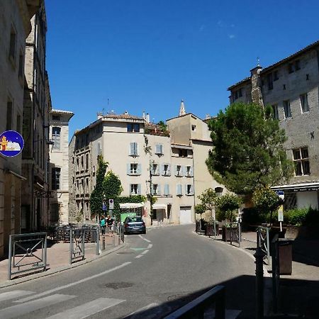 Les Marchands Авиньон Екстериор снимка